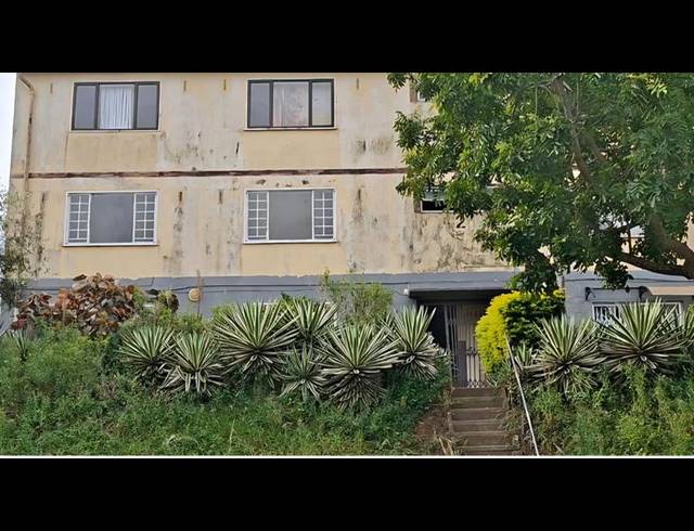 2 BEDROOM PROPERTY TO RENT IN NEWLANDS EAST